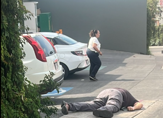 Asesinan a un hombre al salir de un Oxxo en Altozano, Morelia