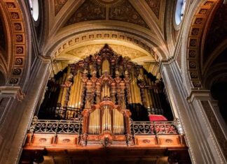 Jóvenes michoacanos ofrecerán un concierto en la Torre Eiffel