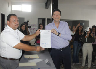 Alfonso Martínez recibe su constancia como presidente municipal de Morelia