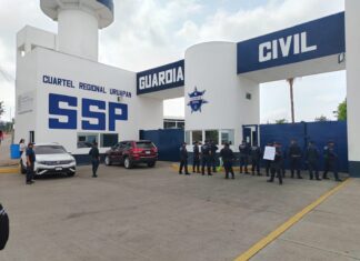 Protesta de policías se extiende a Uruapan y Paracho por demandas salariales y de equipo