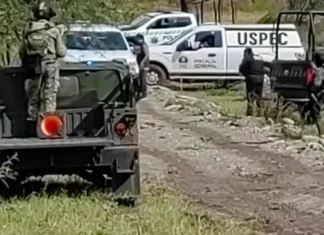 Localizan dos cuerpos ejecutados al interior de una camioneta en Uruapan