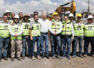 Supervisa Bedolla avance del paso superior vehicular de Villas del Pedregal