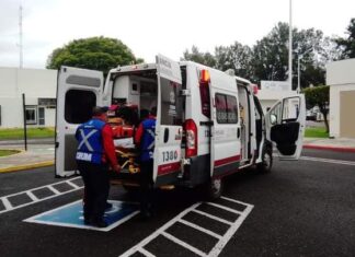Gobierno de Michoacán atiende a lesionados en accidente de carretera Morelia-México