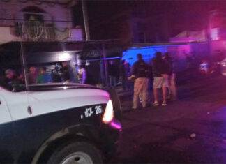 Atacan con Bombas Molotov Tienda de Ropa Deportiva en Uruapan