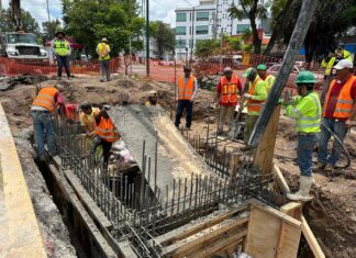 Rehabilita SCOP colector tras socavón en avenida Camelinas de Morelia