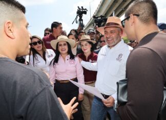 Inaugura Bedolla obras en bajopuente Paso Morelos