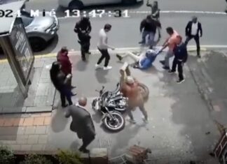 Dan Brutal Golpiza a Delincuente Tras Caer de la Moto al Intentar Huir en Bogotá