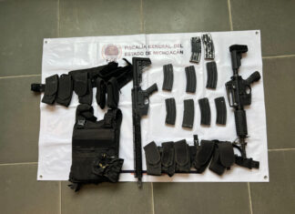 En operativo implementado en Zitácuaro, asegura FGE vehículo, armas de fuego y equipo táctico