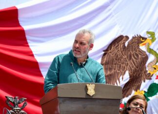 Solicita Bedolla rehabilitación de red carretera federal en Michoacán