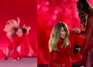 Belinda sufre caída durante desfile en París, pero Anitta la ayuda a levantarse