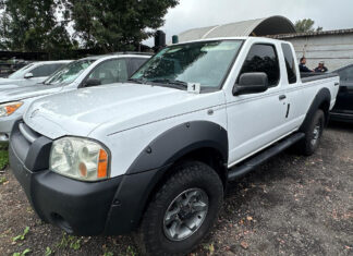 Asegura Fiscalía General camioneta con alteraciones en cateo en Uruapan