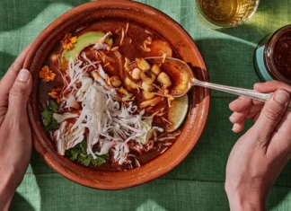 Habrá pozoliza gratis en plaza Capuchinas este sábado