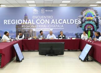 Bedolla pide a alcaldes cerrar filas para rehabilitación de carreteras federales