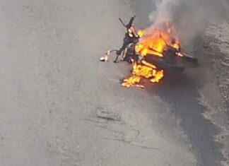 VIDEO | Incendio en Morelia: Motocicleta Arde en Llamas en el Puente de La Soledad