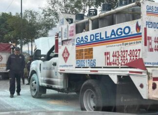 Conato de incendio, carambola y choque de una camioneta de la FGE: los accidentes viales de hoy en Morelia