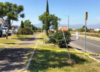 Joven motociclista muere tras derrapar en la avenida Amalia Solórzano en Morelia