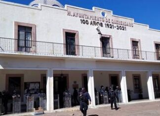 Caos en Queréndaro: Violenta Manifestación Orquestada por Célula Criminal Deja 14 Detenidos, Incluidos Policías Municipales