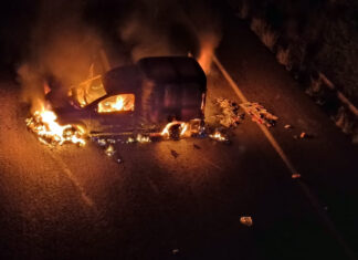 Policías disparan a normalistas tras quema de patrulla; 1 detenido en Tiripetío