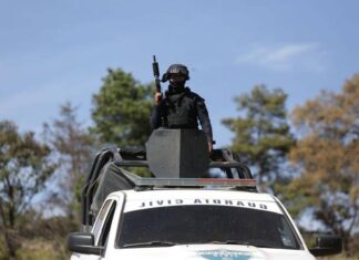 Detienen a 8 presuntos asaltantes de comercio en Cuitzeo