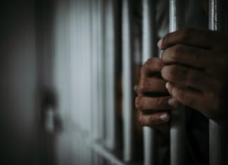 A 11 años de prisión sentencian a dos hombres responsables de extorsionar al dueño y empleado de un centro para el tratamiento de las adicciones