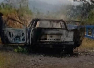 Localizan camioneta calcinada en Ziracuaretiro; podría estar vinculada con asesinato de periodista