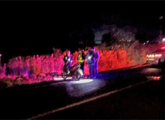 Camioneta embiste motocicleta; menor fallece y su padre e hijos resultan heridos en Peribán