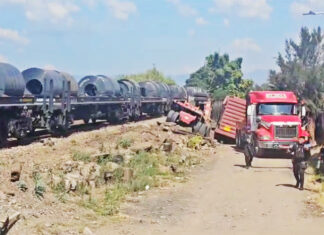 Tráiler es embestido por tren en Tzintzimeo, en la carretera libre Tarímbaro-Zinapécuaro