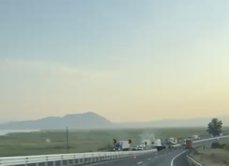 Chofer de tráiler pierde la vida tras volcadura e incendio en la autopista México-Guadalajara