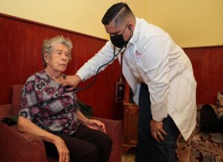 Servicios médicos gratuitos llegan hasta la puerta de más de 257 mil viviendas: SSM