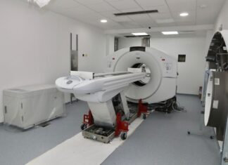 Por arrancar operaciones nuevo acelerador lineal y Pet Scan; supervisa Bedolla instalación