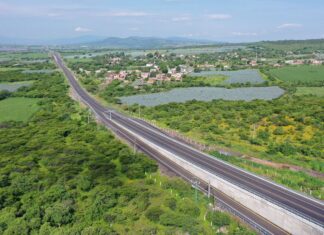 Michoacán construye 3 autopistas con apoyo del Gobierno federal