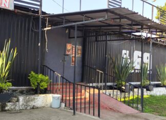 VIDEO | Delincuentes armados atacan club nocturno en Pátzcuaro; roban pertenencias y dañan vehículos