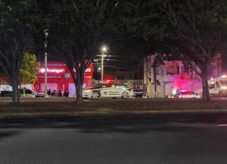 Roban camioneta a punta de pistola en Morelia; policías la recuperan en Camelinas