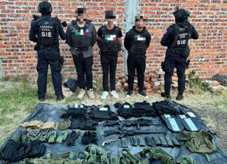 Detienen en Huandacareo a tres integrantes de una célula delictiva; les aseguran armas y equipo táctico