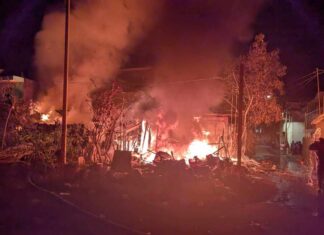 Incendio consume vivienda en colonia La Cedrera