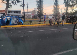 Choque y volcadura en el Periférico de Morelia deja cuatro heridos