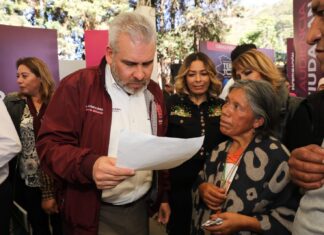En audiencia pública de Bedolla en Pátzcuaro crecen peticiones de vivienda y educación