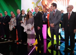 Bedolla presume a Michoacán en la Fitur de Madrid