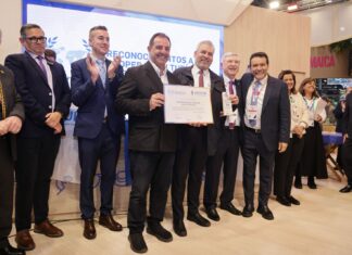 Entrega ONU reconocimiento por tradición de Noche de Muertos