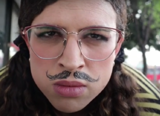 “Johanne Sacreblu”: Mexicanos responden a “Emilia Pérez” con musical paródico sobre Francia