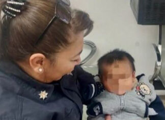 Policías rescatan a bebé de 5 meses abandonado en un terreno baldío en Torreón