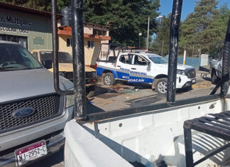 Grupo armado ataca a policías municipales en Tingüindín y se enfrenta con militares en Tangamandapio