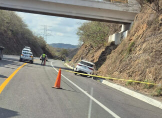 Intento de asalto a traileros en la Siglo XXI desata persecución y balacera con militares