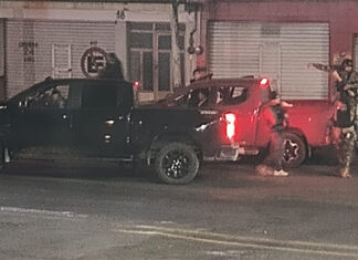 Enfrentamiento en Zacapu deja tres policías heridos; reportan bloqueos y quema de vehículos