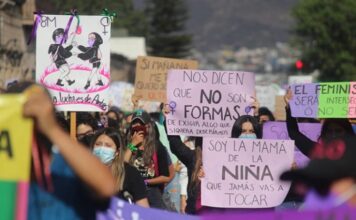 Dos marchas feministas recorren Morelia este sábado 8 de marzo; ambas culminarán en Palacio de Gobierno