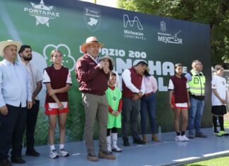 Canchas de fut, infraestructura para la paz: Bedolla