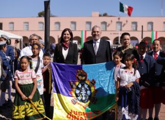 Encabeza Bedolla conmemoración del Día de la Bandera