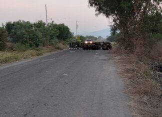 Apatzingán amanece con enfrentamientos armados y bloqueos carreteros