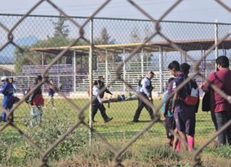 Seis jóvenes baleados en canchas de Policía y Tránsito de Morelia; uno está grave