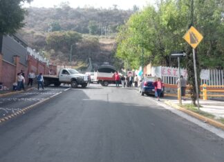 Bloqueos carreteros del CSIM afectan seis puntos en Michoacán
